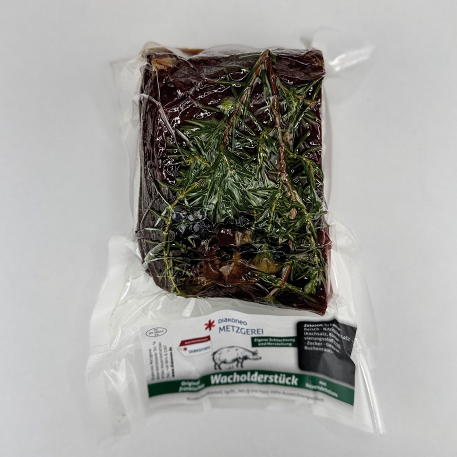 Wacholderstück (roher Schinken mit Wacholder gewürzt und geräuchert)